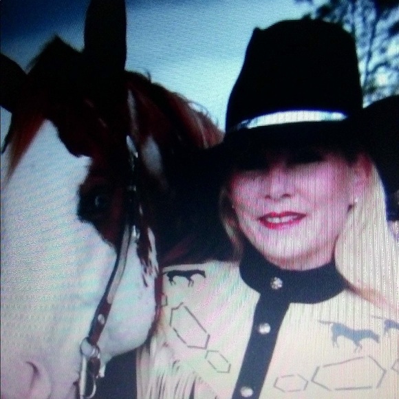 Meet your shopper n posher - Picture 8 of 16